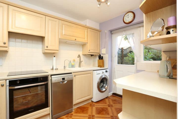 3 bedrooms house for sale in London, United Kingdom - Image 4