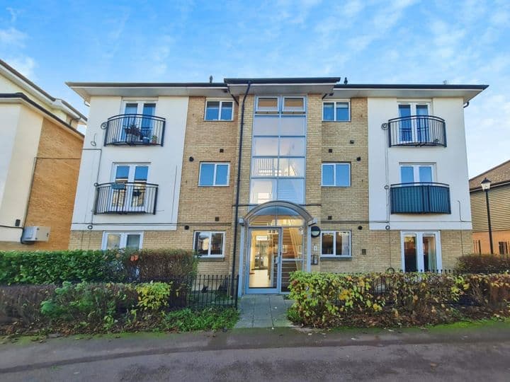 1 bedroom apartment for sale in Milton Keynes, United Kingdom - Image 2