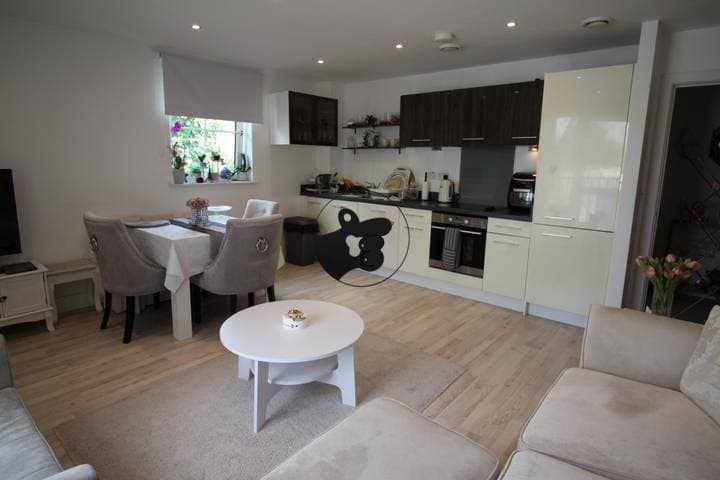 1 bedroom apartment for sale in Edgware, United Kingdom - Image 10