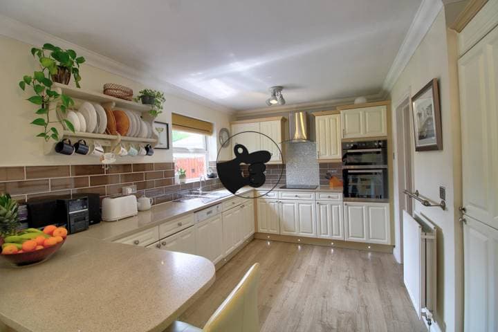 4 bedrooms house for sale in Newport, United Kingdom - Image 5