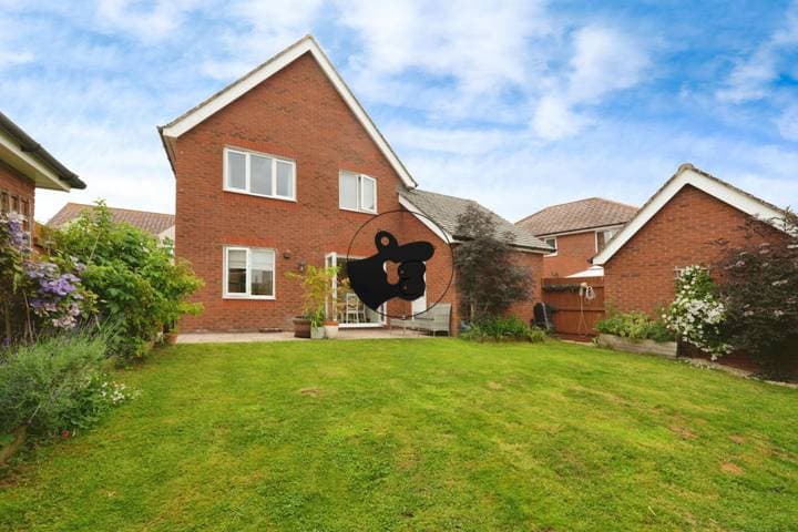 3 bedrooms house for sale in Caldicot, United Kingdom - Image 2