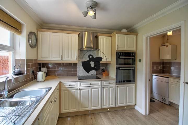 4 bedrooms house for sale in Newport, United Kingdom - Image 7