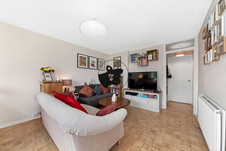 1 bedroom apartment for sale in London, United Kingdom - Image 7