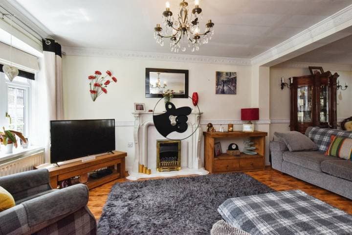 4 bedrooms house for sale in Ebbw Vale, United Kingdom - Image 10