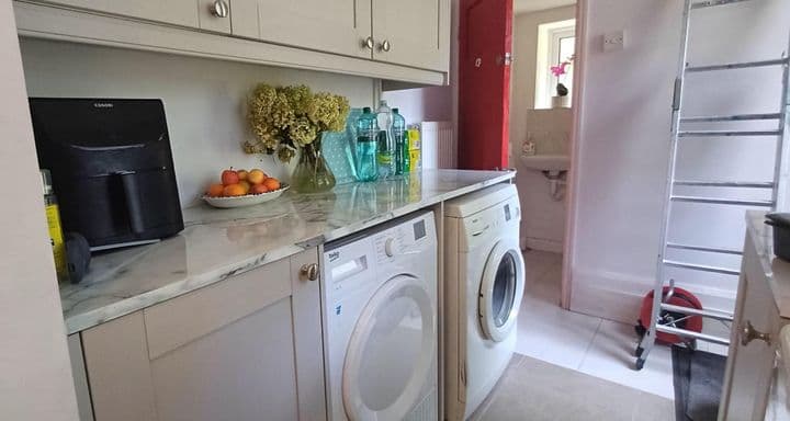 5 bedrooms house for sale in Bradford, United Kingdom - Image 11