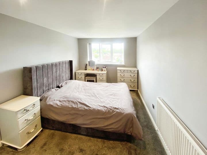 1 bedroom apartment for sale in Sheffield, United Kingdom - Image 8