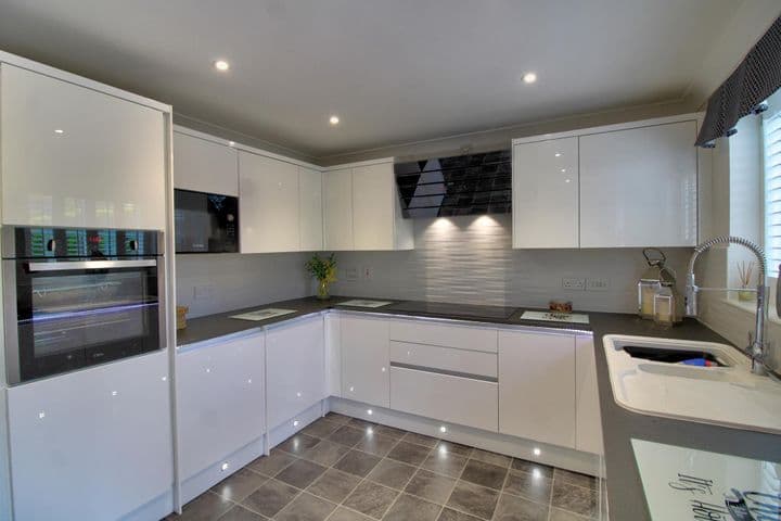 4 bedrooms house for sale in Newport, United Kingdom - Image 5