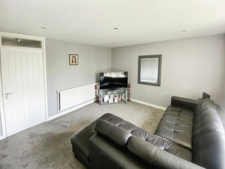 1 bedroom apartment for sale in Sheffield, United Kingdom - Image 4