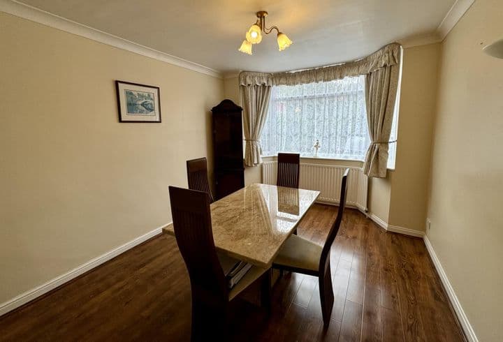 3 bedrooms house for sale in Solihull, United Kingdom - Image 5