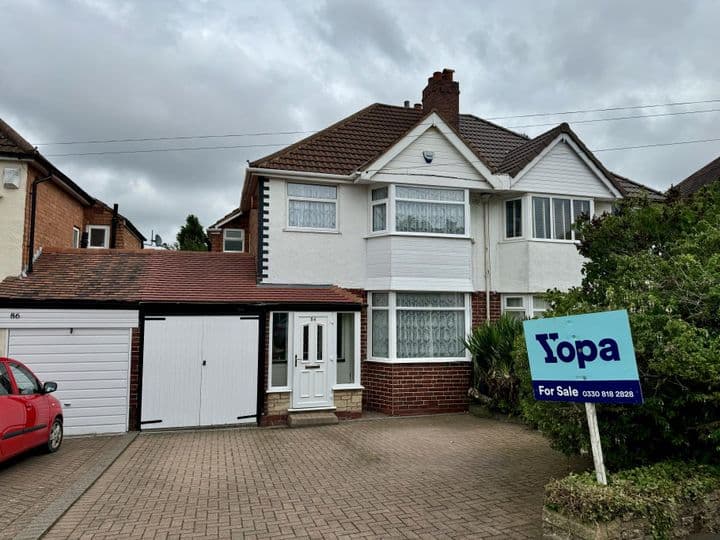 3 bedrooms house for sale in Solihull, United Kingdom - Image 2