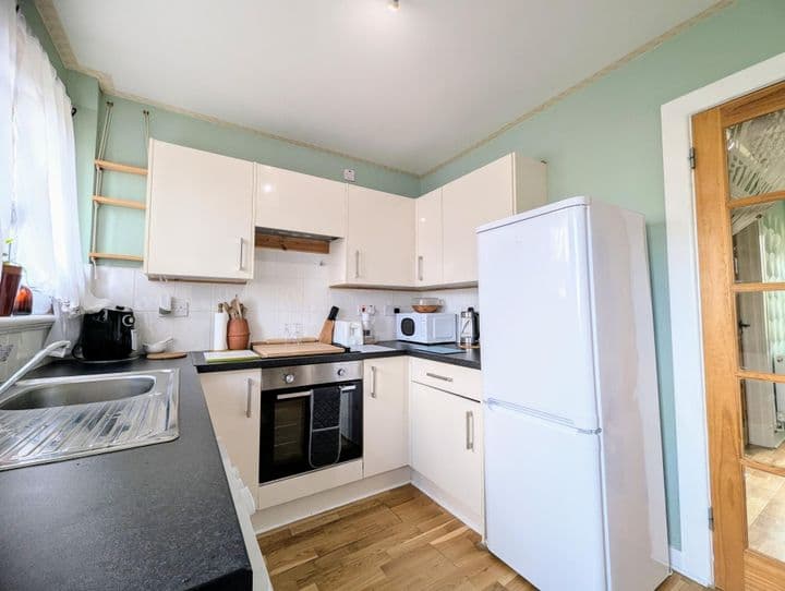 1 bedroom house for sale in Shotts, United Kingdom - Image 8