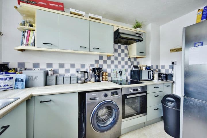 2 bedrooms house for sale in Chatham, United Kingdom - Image 2