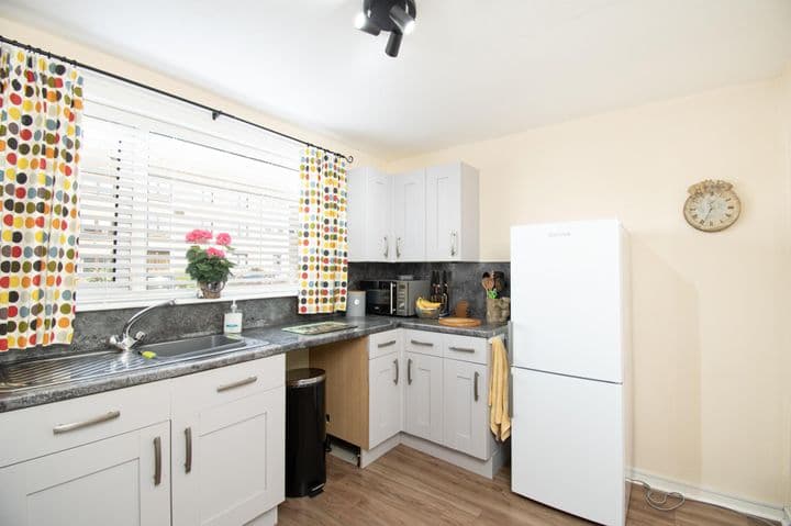 1 bedroom apartment for sale in Montrose, United Kingdom - Image 9