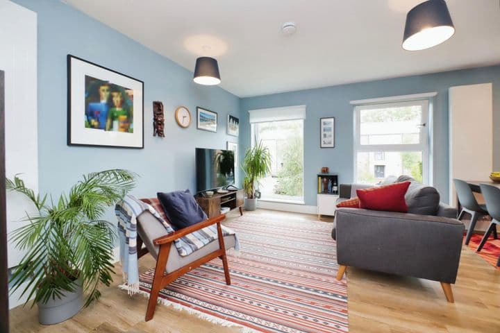 2 bedrooms apartment for sale in Glasgow, United Kingdom - Image 4