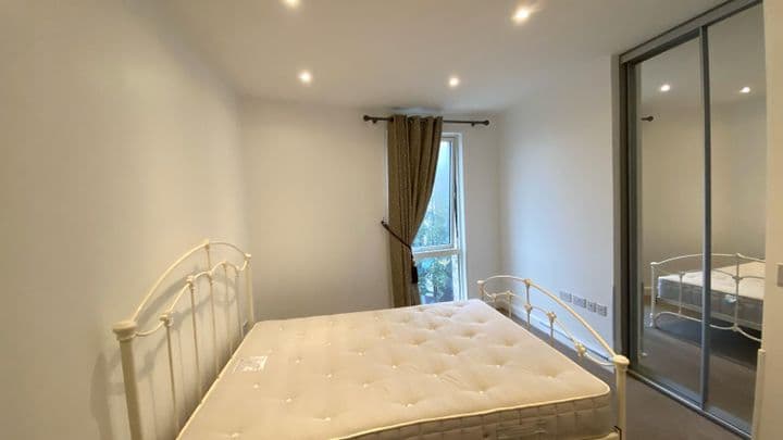 2 bedrooms apartment for sale in London, United Kingdom - Image 4