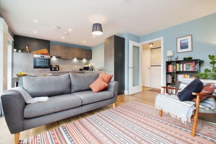 2 bedrooms apartment for sale in Glasgow, United Kingdom - Image 6