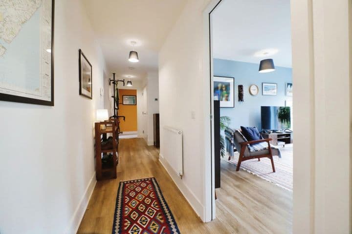 2 bedrooms apartment for sale in Glasgow, United Kingdom - Image 3