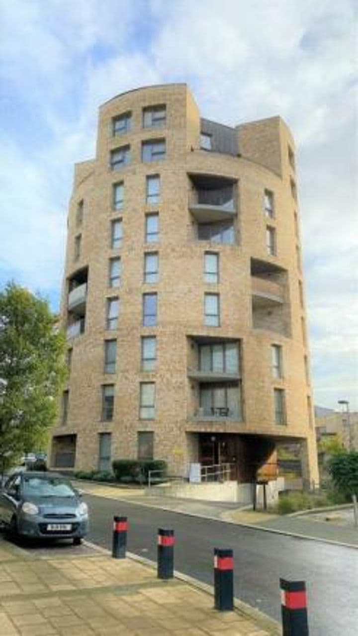 2 bedrooms apartment for sale in London, United Kingdom - Image 9