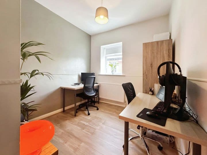 2 bedrooms apartment for sale in Leeds, United Kingdom - Image 11