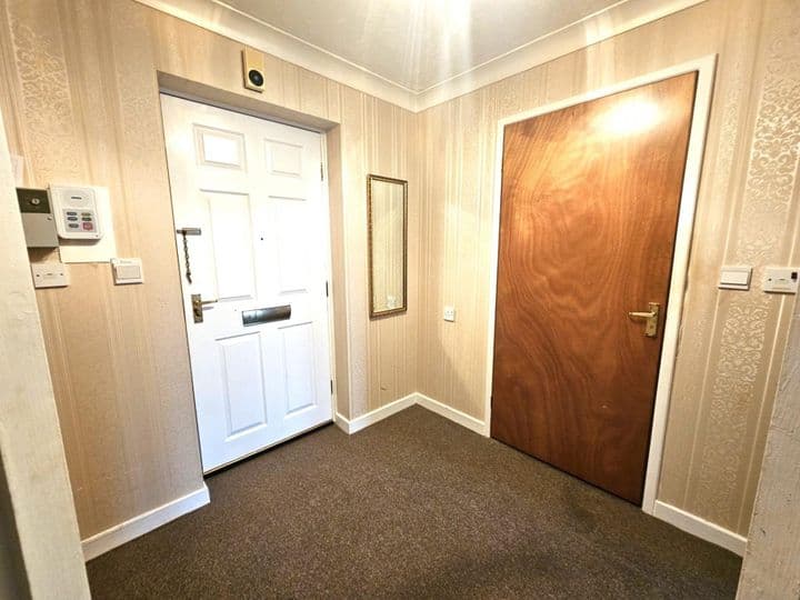 1 bedroom apartment for sale in Northwich, United Kingdom - Image 7