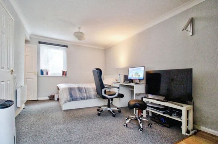 Apartment for sale in Romford, United Kingdom - Image 7