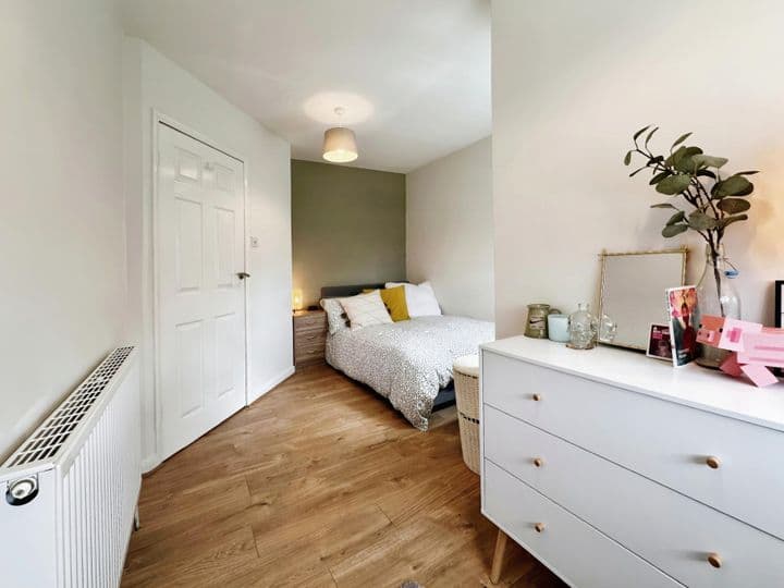 2 bedrooms apartment for sale in Leeds, United Kingdom - Image 9