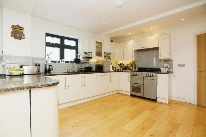 2 bedrooms house for sale in London, United Kingdom - Image 4