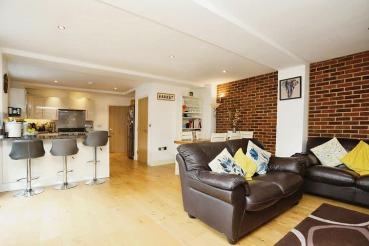 2 bedrooms house for sale in London, United Kingdom - Image 5