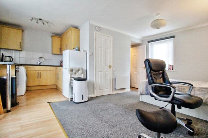 Apartment for sale in Romford, United Kingdom - Image 3