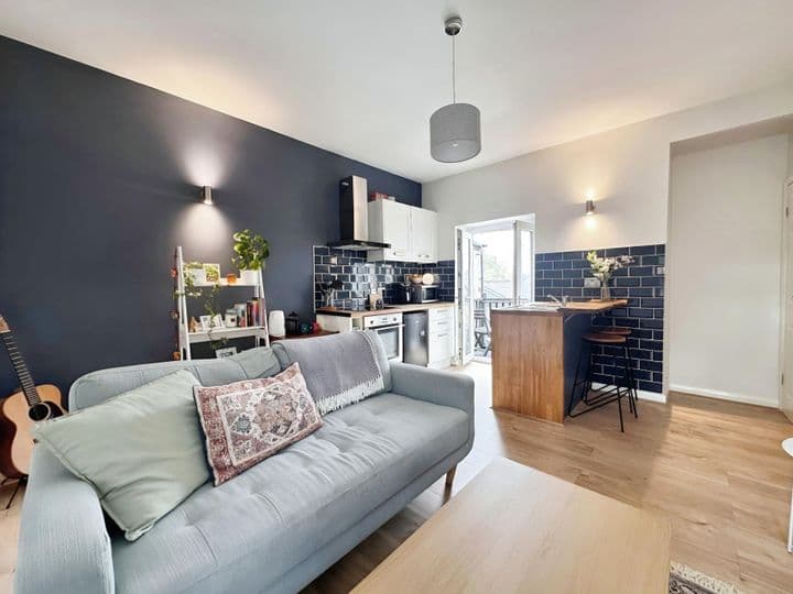 2 bedrooms apartment for sale in Leeds, United Kingdom - Image 6