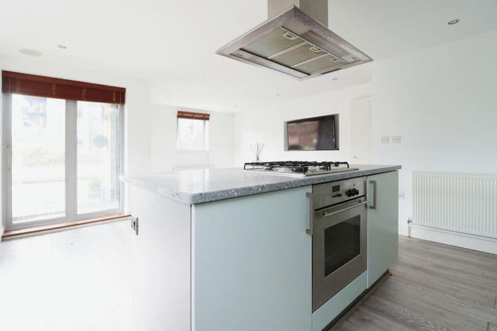 2 bedrooms apartment for sale in Chelmsford, United Kingdom - Image 5