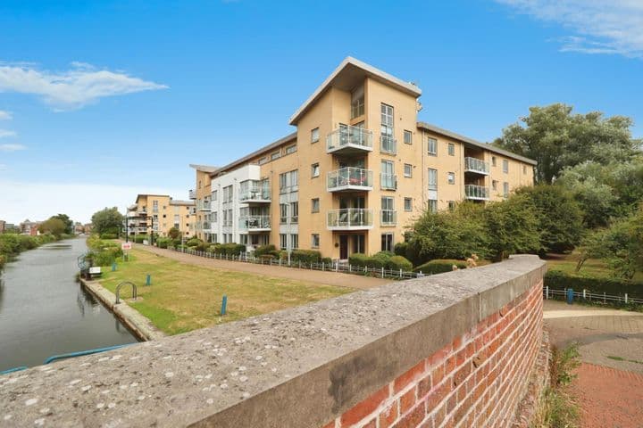 2 bedrooms apartment for sale in Chelmsford, United Kingdom - Image 2