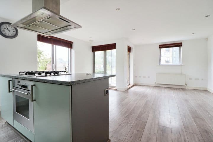 2 bedrooms apartment for sale in Chelmsford, United Kingdom - Image 3