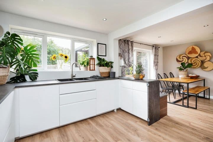 3 bedrooms house for sale in Edenbridge, United Kingdom - Image 4