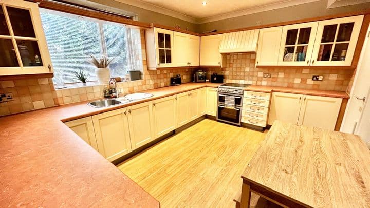 4 bedrooms house for sale in Rochdale, United Kingdom - Image 5