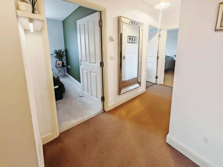 2 bedrooms apartment for sale in Crewe, United Kingdom - Image 6