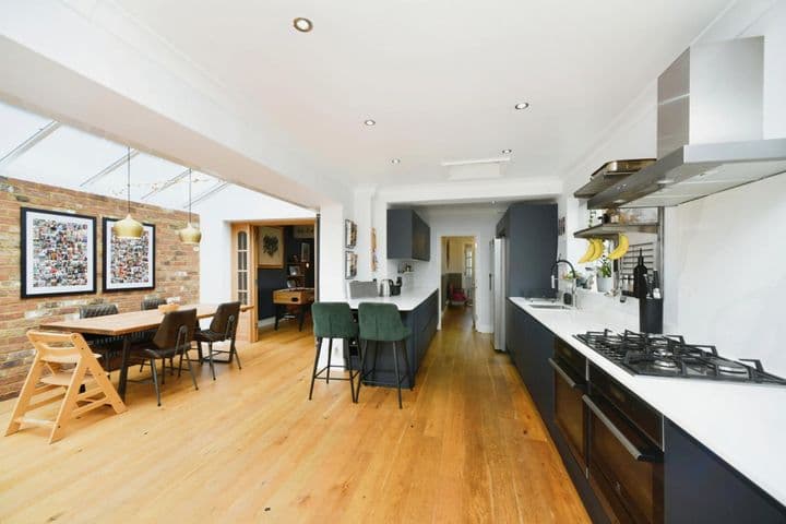 4 bedrooms house for sale in Hove, United Kingdom - Image 6