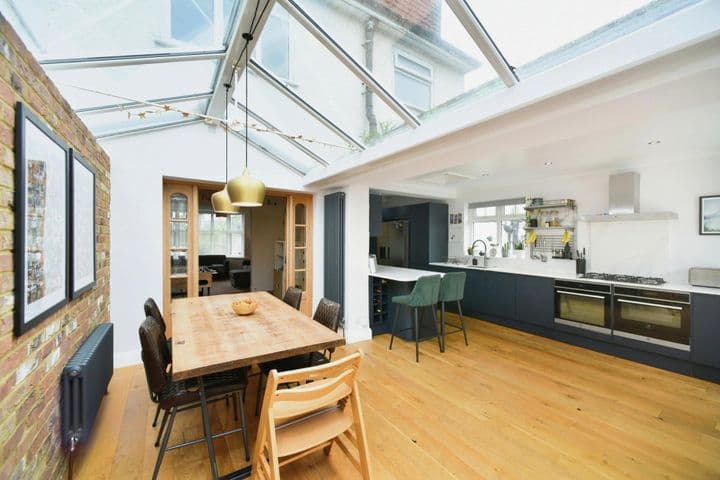 4 bedrooms house for sale in Hove, United Kingdom - Image 5