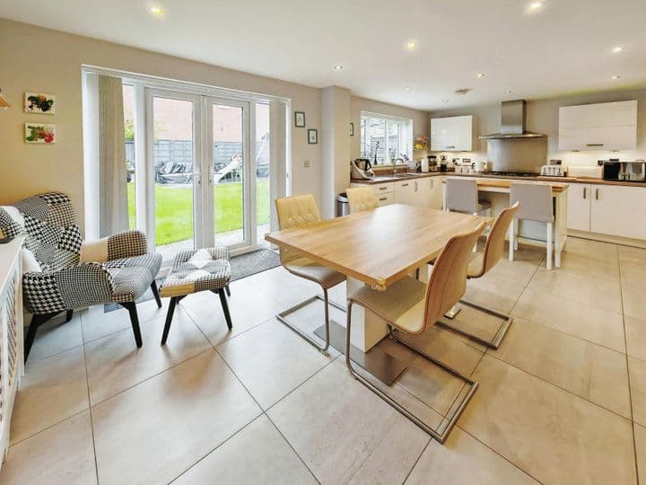 4 bedrooms house for sale in Crewe, United Kingdom - Image 4