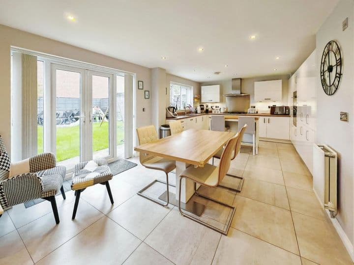 4 bedrooms house for sale in Crewe, United Kingdom - Image 8