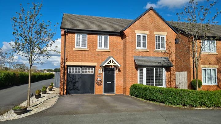 4 bedrooms house for sale in Crewe, United Kingdom - Image 2