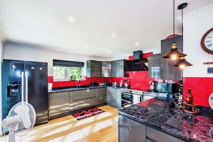 4 bedrooms house for sale in Littlehampton, United Kingdom - Image 2