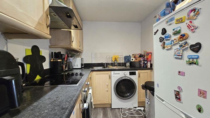 2 bedrooms apartment for sale in Plymouth, United Kingdom - Image 5