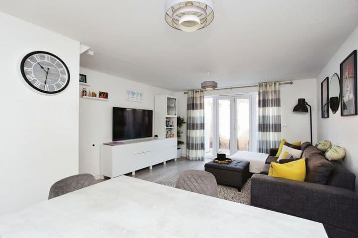 3 bedrooms house for sale in Maidstone, United Kingdom - Image 2