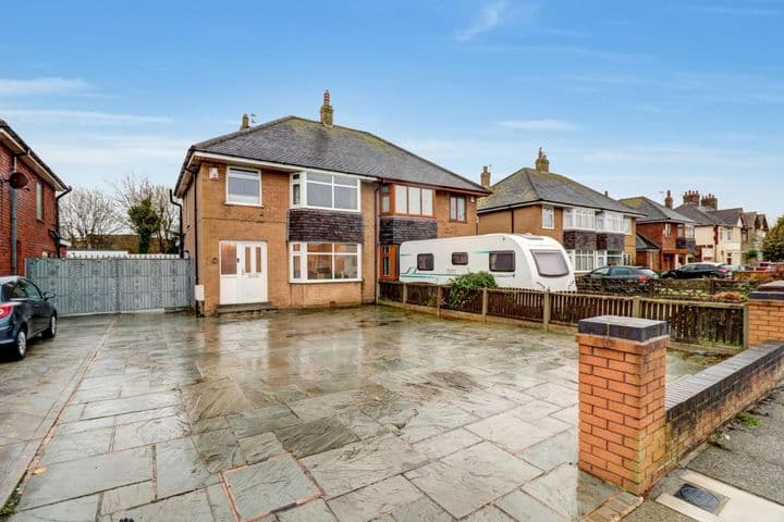 3 bedrooms house for sale in Fleetwood, United Kingdom - Image 2