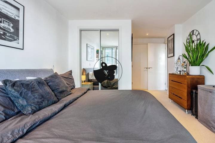 2 bedrooms apartment for sale in London, United Kingdom - Image 14