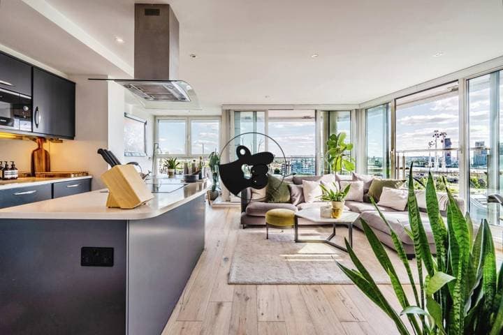 2 bedrooms apartment for sale in London, United Kingdom - Image 16