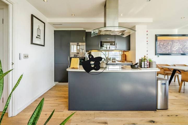 2 bedrooms apartment for sale in London, United Kingdom - Image 5