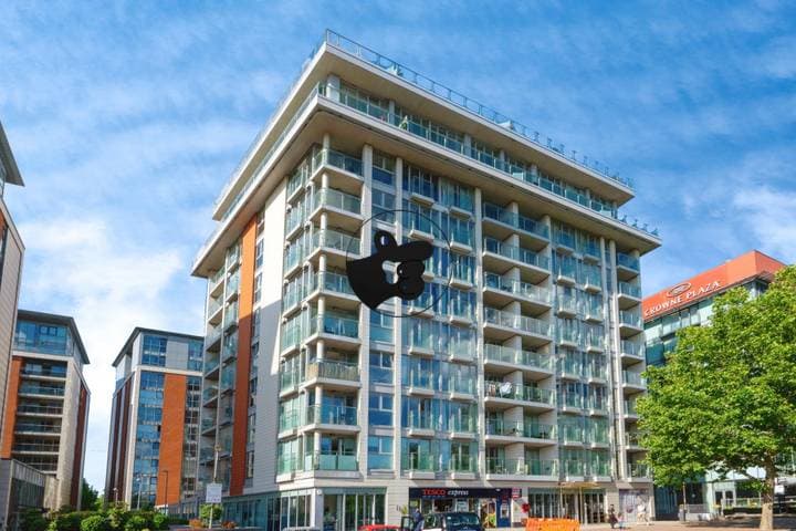 2 bedrooms apartment for sale in London, United Kingdom - Image 4