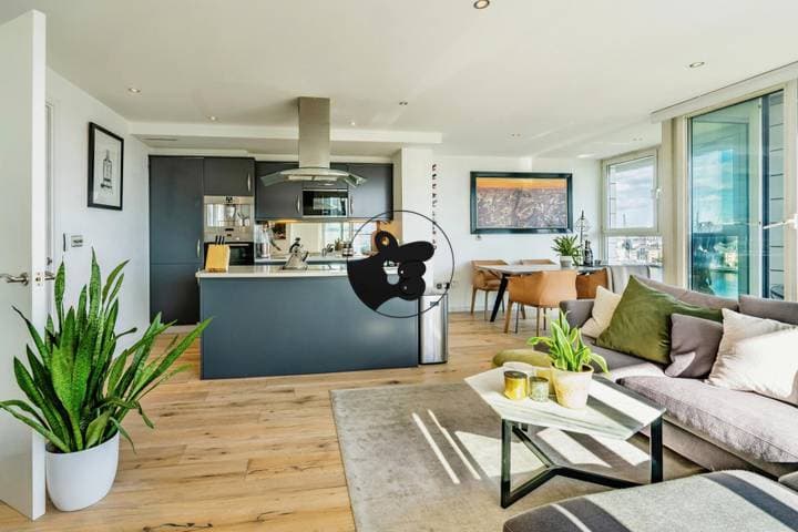 2 bedrooms apartment for sale in London, United Kingdom - Image 3